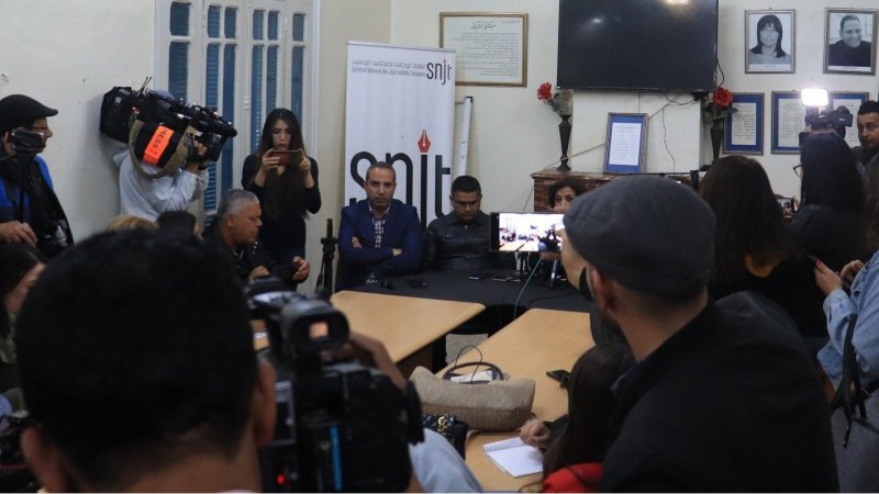 نقابة الصحفيين تعلن رفضها تعيين رموز منظومة الدعاية النوفمبرية على رأس مؤسسات الاعلام العمومي