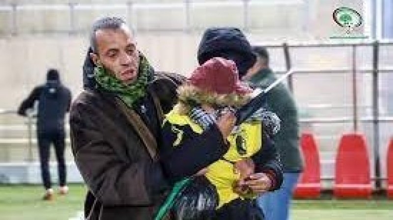 قنابل غاز الإحتلال الإسرائيلي توقف مباراة نهائي كأس فلسطين