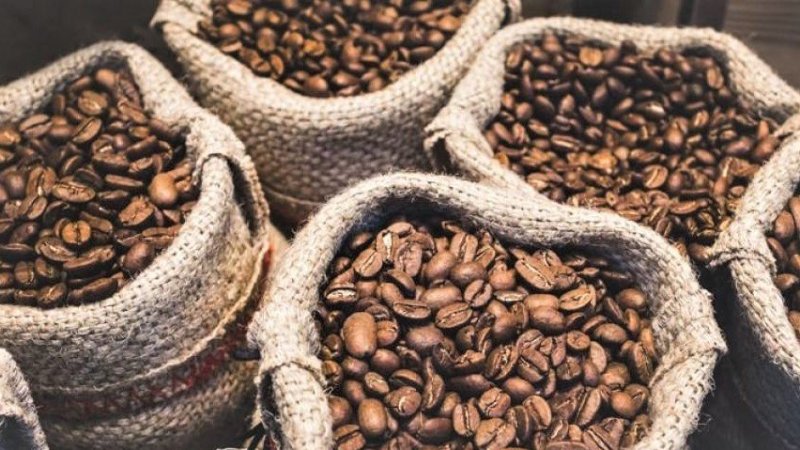 ماذا وراء تواصل غياب مادة السكر والقهوة