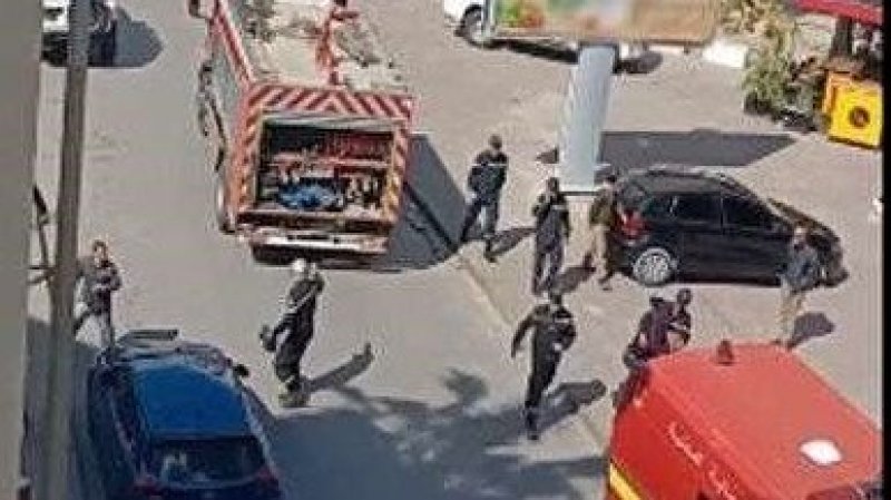 الاحتفاظ بعدد من المهاجرين الأفارقة على خلفية اعتدائهم على مقر المفوضية السامية لشؤون اللاجئين