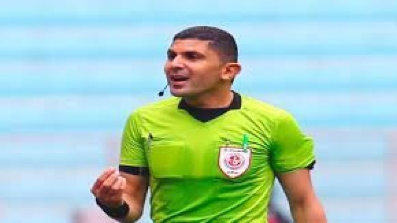 الحكم هيثم القصعي يدير مباراة اتحاد تطاوين والنادي الصفاقسي