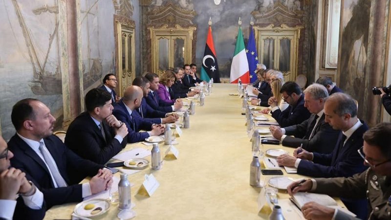 ليبيا وايطاليا توقعان مذكرات تفاهم حول النفط والغاز والاستثمار والربط الكهربائي والكابل البحري ومعالجة المياه والهجرة