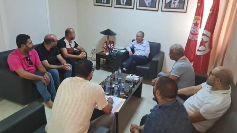 الأمين العام يتابع عمل نقابة الشحن والترصيف
