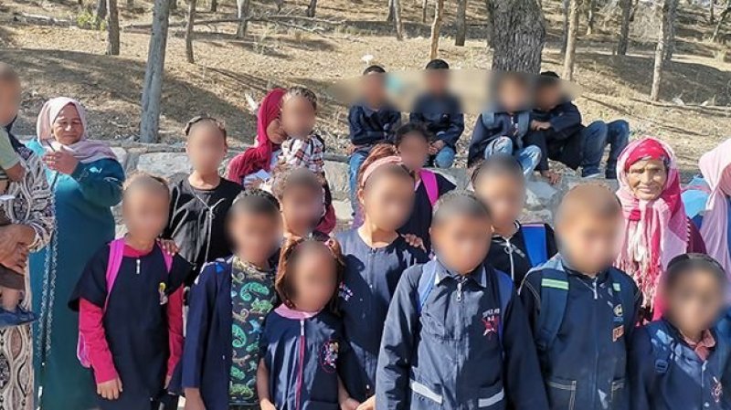 زغوان: أولياء يحتجّون أمام مقر الولاية مُطالبين بتوفير النقل المدرسي لأبنائهم