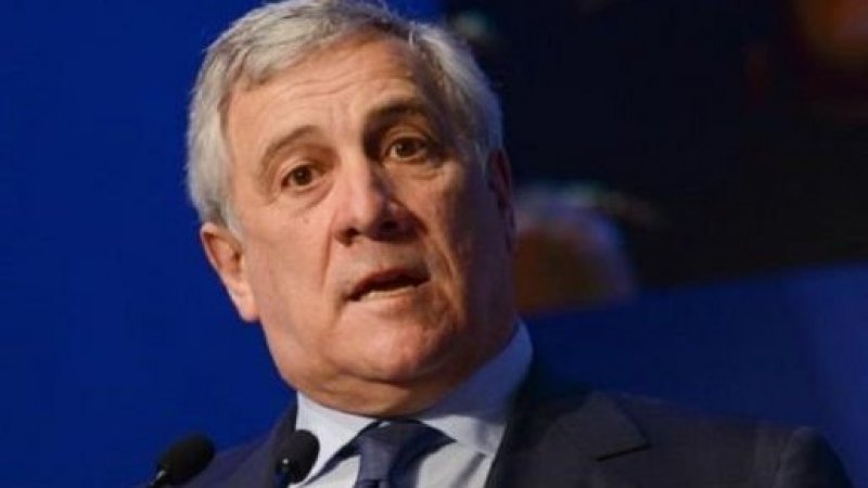 تاياني يعلن عن زيارة الى تونس لتوقيع اتفاقية لزيادة الهجرة النظامية