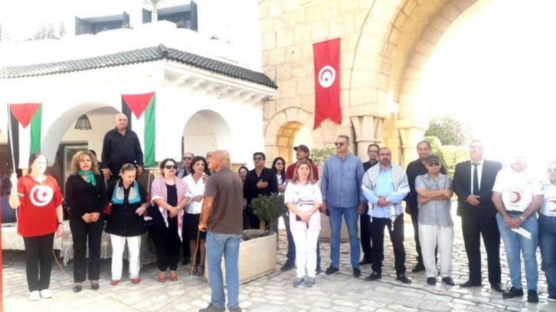سوسة: حملة ميدانية تضامنية لفائدة أشقائنا الفلسطينيين وعدد من السياح يشاركون فيها