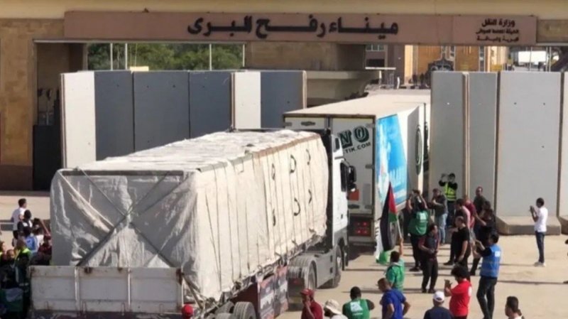 دفعة ثالثة بـ 20 شاحنة مساعدات تستعد لدخول معبر رفح