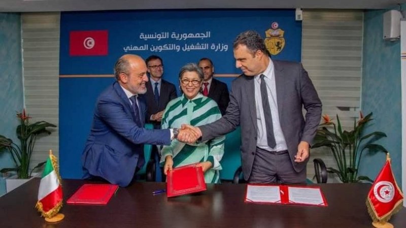 تهدف الى تشغيل خريجي التكوين في البناء امضاء اتفاقية بين وكالة التشغيل والجمعية الايطالية الاشغال العامة