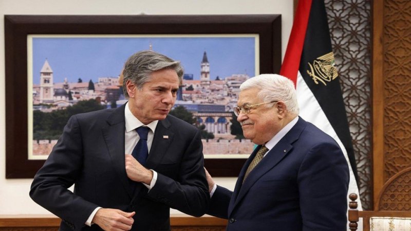 وزير الخارجية الأمريكي يلتقي اليوم الرئيس الفلسطيني محمود عباس في رام الله