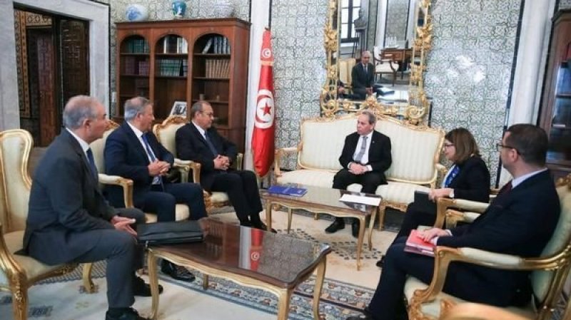 حضرها ماجول والمؤدب: الحفاظ على توازنات منظومة الالبان محور جلسة عمل بقصر الحكومة