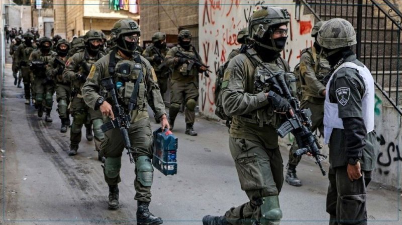 الاحتلال يفجر مستودعا للأدوية داخل مستشفى الشفاء ويحتجز نازحين معصوبي الأعين ومجردي الملابس