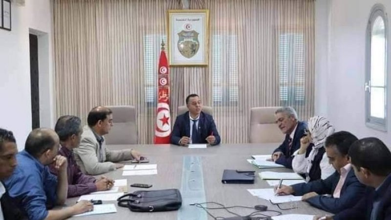 بعد جلسة في ولاية تطاوين: صرف أجور عملة البستنة في الايام القليلة المقبلة وحرص على دورية سدادها