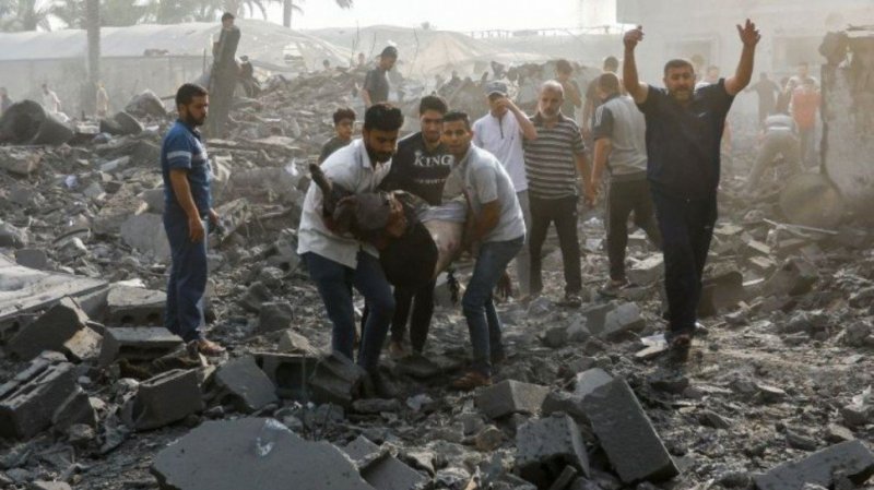 مدير عام وزارة الصحة بغزة: لا نستطيع إخراج ضحايا قصف الاحتلال أو حصرهم