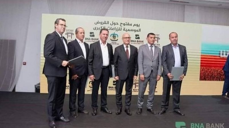 على ان تكون ميسرة ولفترة امهال مقبولة : البنك الفلاحي يخصص 120الف مليار لتجاوز صعوبات الزراعات الكبرى ونقص المواشي
