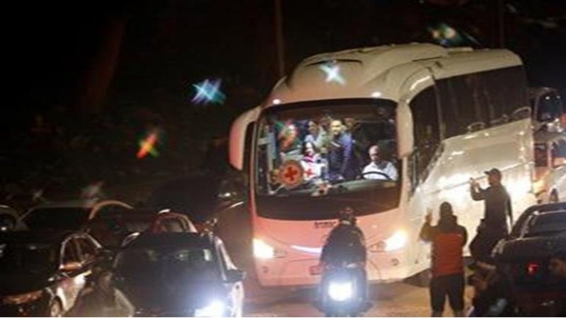 أسيرات وأسرى الدفعة السادسة من صفقة التبادل مقابل المحتجزين لدى المقاومة الفلسطينية