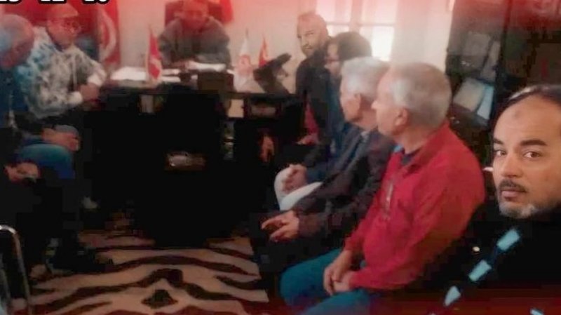 النقابات الأساسية للتاكسي الفردي بمدنين تجتمع للنظر في مشاغل القطاع