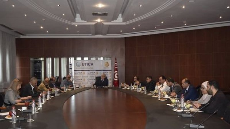 بعد تشكيات المرضى على معبر الحدود مع ليبيا : مركز اعلامية متعدد الاختصاصات لرفع العراقيل ومسلك خاص للعبور