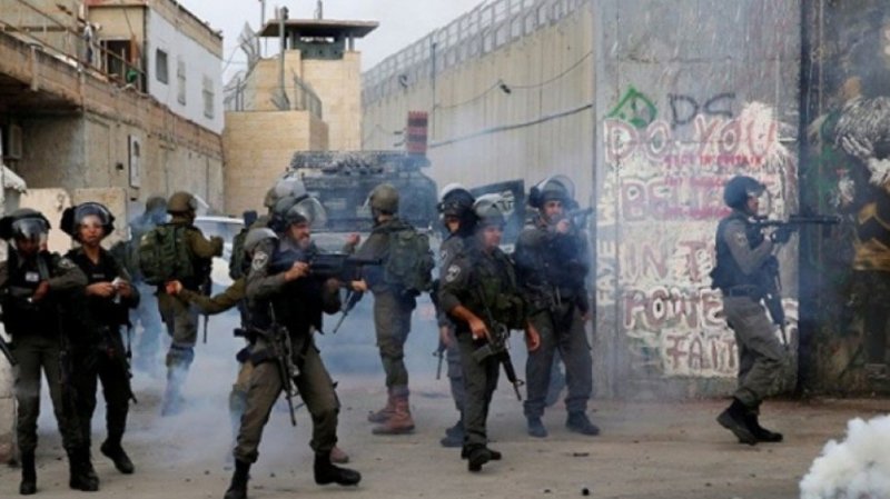 الضفة الغربية: استشهاد 4 فلسطينيين خلال مداهمة لجيش الاحتلال لمخيم الفارعة