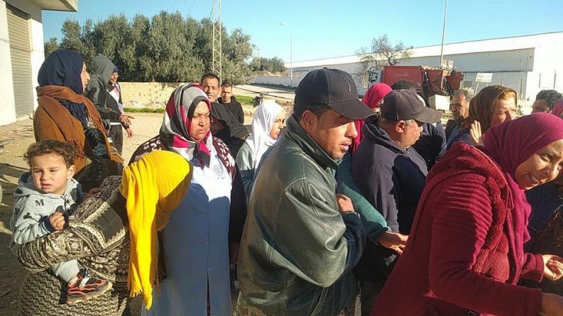 قربة : متساكنو منطقة جبل الحداد ينفذون وقفة احتجاجية للمطالبة بتهيئة طريق