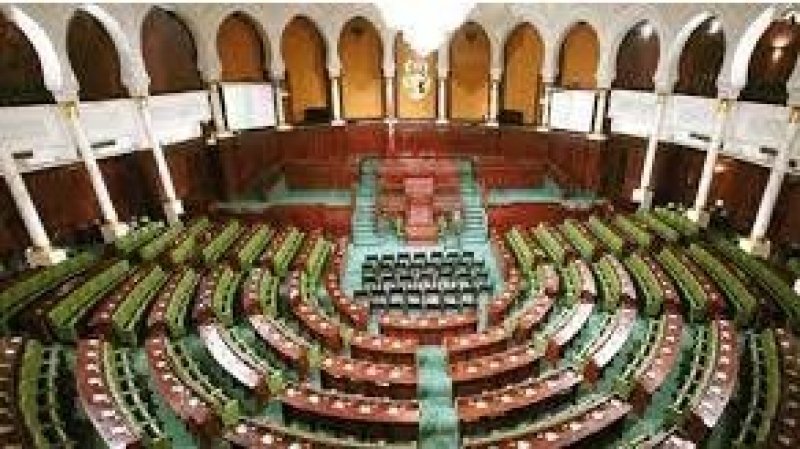 باحتفاظ ثلاثة نواب وموافقة 126 منهم : المصادقة على القانون المنقح لمرسوم الصلح الجزائي وتوظيف عائداته