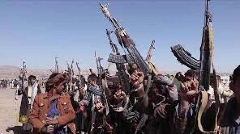 الحوثيون يطلبون من موظفي المنظمات الدولية الأمريكيين والبريطانيين مغادرة اليمن في غضون شهر