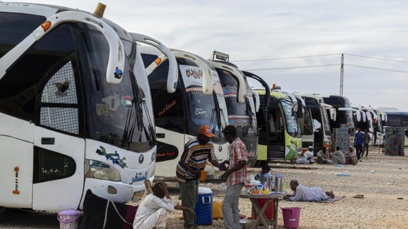 السودانيون اللاجئون إلى مصر أمام خيار العيش من دون مأوى أو العودة إلى الحرب في بلدهم