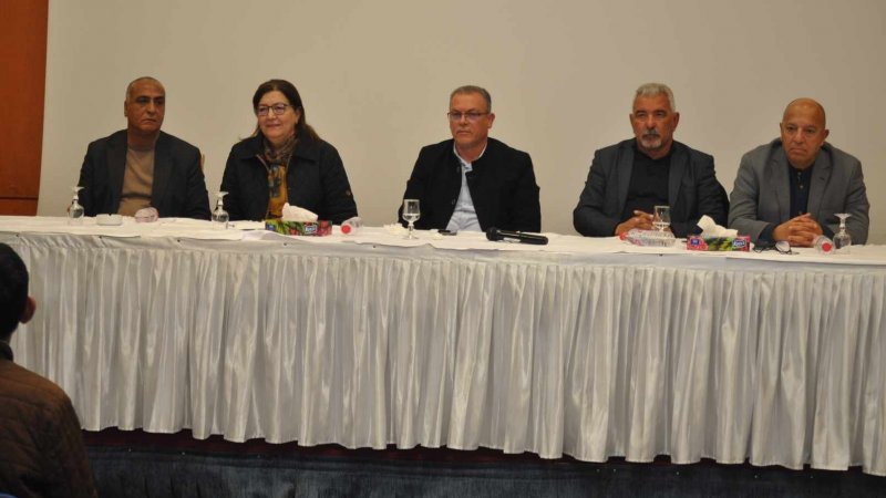 في ندوة الإطارات لجهة تونس: رفض لسياسات السلطة في إدارة الشأن العام وتشديد على وجوب احترام مقومات الحوار الاجتماعي والعمل اللائق