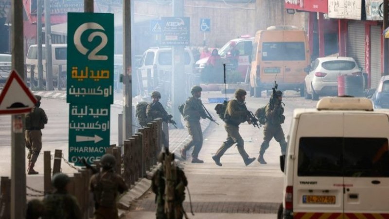 الاحتلال يقتحم عددا من مدن وبلدات الضفة الغربية ويشن حملة اعتقالات