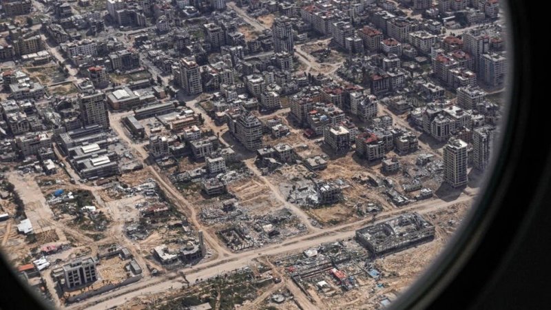 إطلاق نار على حشد ينتظر مساعدات في غزة عشية وصول أول سفينة إغاثية إلى القطاع