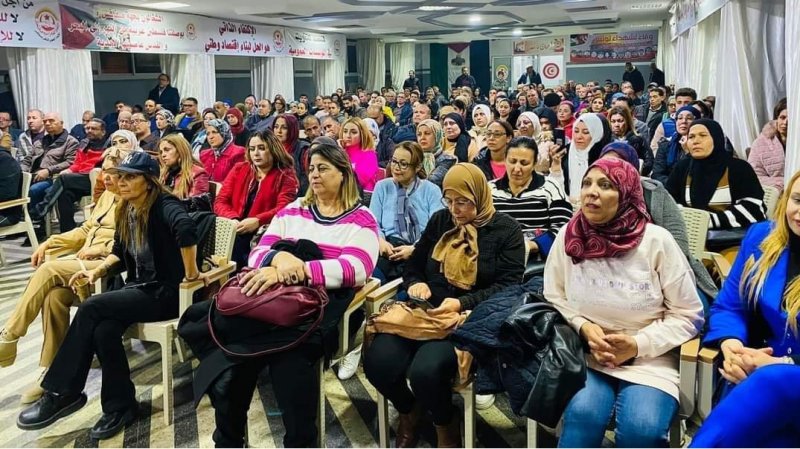 تضامن نقابي واسع في صفاقس مع الاخ عبد الكريم السويسي