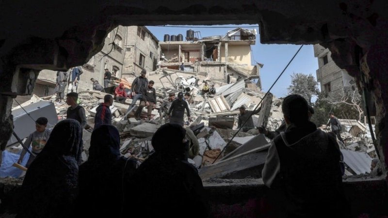 قصف عنيف واشتباكات في غزة و"إسرائيل" سترسل وفدًا إلى واشنطن لبحث الهجوم على رفح
