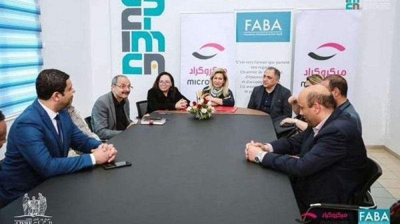 معرض تونس الدولي للكتاب : اتفاقية شراكة بين جمعية عبد الوهاب بن عياد ومؤسسة ميكروكراد