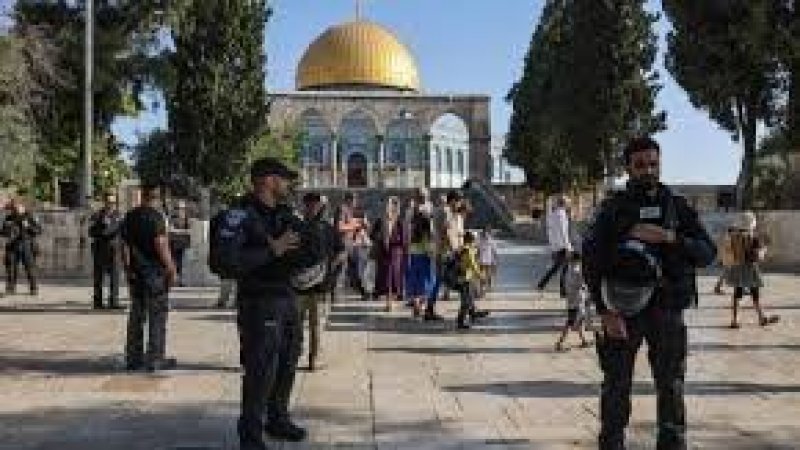 "في ذكرى النكبة : مستوطنون يقتحمون الأقصى ويرفعون العلم "الإسرائيلي