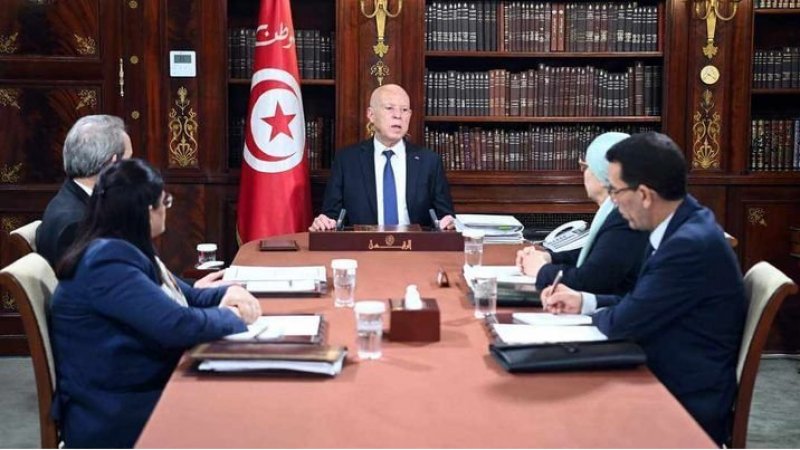 رئيس الجمهورية يترأس جلسة عمل خُصّصت للنظر في مشروع تنقيح الفصل 96 من المجلّة الجزائية