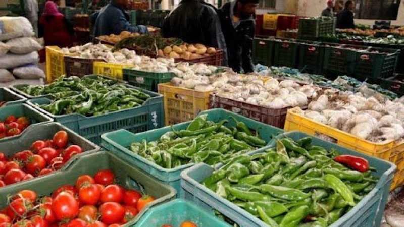 حجز كميات كبيرة من الخضر والغلال وإعادة ضخها في سوق الجملة