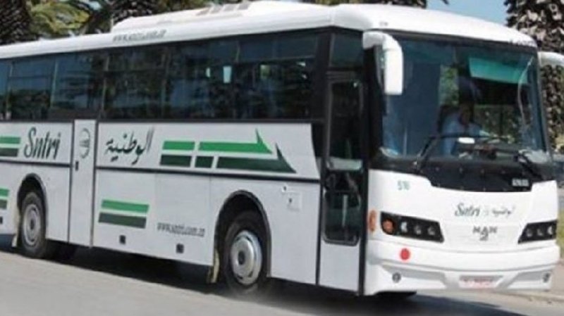 كاتب عام جامعة النقل يحيي السواق والعاملين في الشركات والمراقبين على مجهودهم في تأمين سفريات العيد