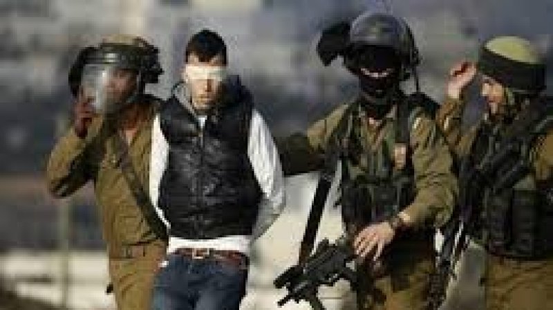 قوات الاحتلال "الإسرائيلي" تعتقل 35 مواطنا فلسطينيا على الأقل من الضفة الغربية