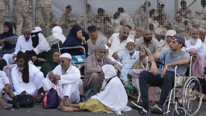 عدد الوفيات في صفوف الحجاج يتجاوز الألف معظهم غير مسجلين وتواصل البحث عن مفقودين