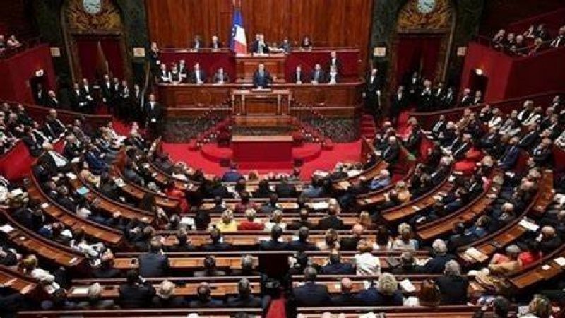 اليمين أولا، اليسار ثانيا وبعيدا وراءهما ائتلاف ماكرون حسب 3 استطلاعات رأي قبل 9 ايام من تشريعيات فرنسا