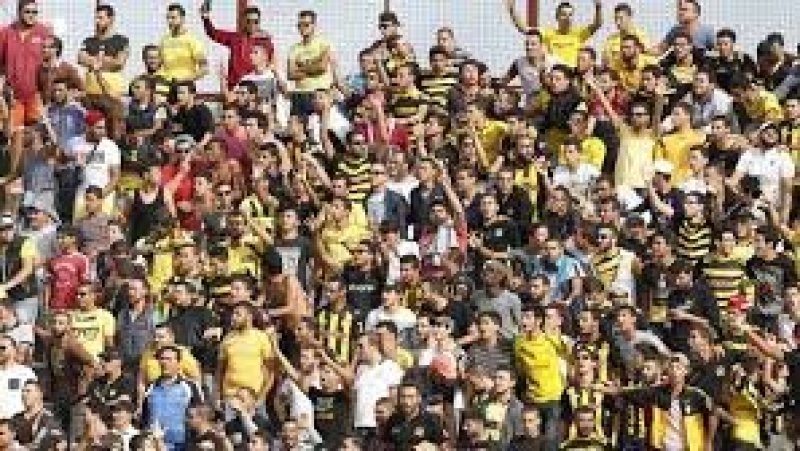 جماهير النادي البنزرتي تقتني تذاكر نهائي كأس تونس بكثافة
