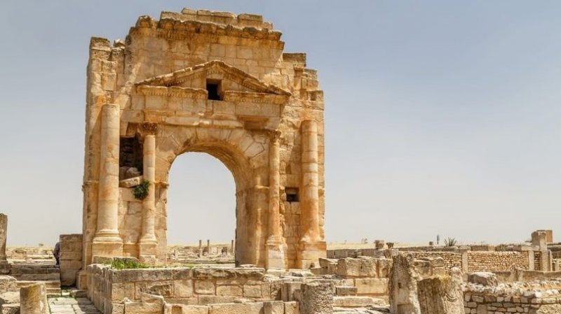 طقس اليوم الثلاثاء : استمرار الأجواء الحارة في قطاع غزة حتى الجمعة و سحب عابرة مع بعض الأمطار في تونس