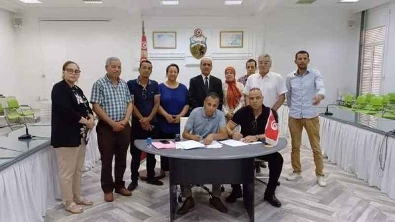إمضاء إتفاقية في مجمع فك و ربط و حراسة السفن بميناء منزل بورقيبة - بنزرت