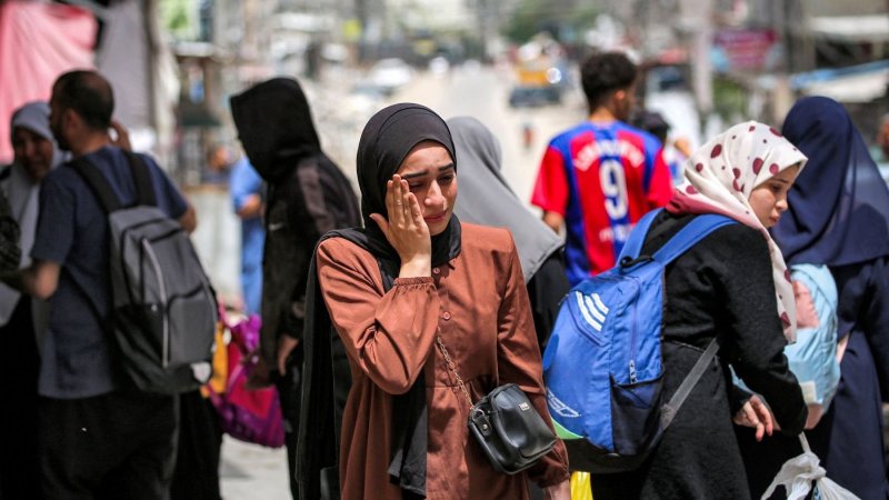 الاحتلال يجبر المواطنين على إخلاء أجزاء واسعة من أحياء خان يونس الشرقية