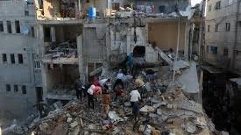مجزرة جديدة: أكثر من 100 شهيد في قصف الاحتلال مدرسة في غزة