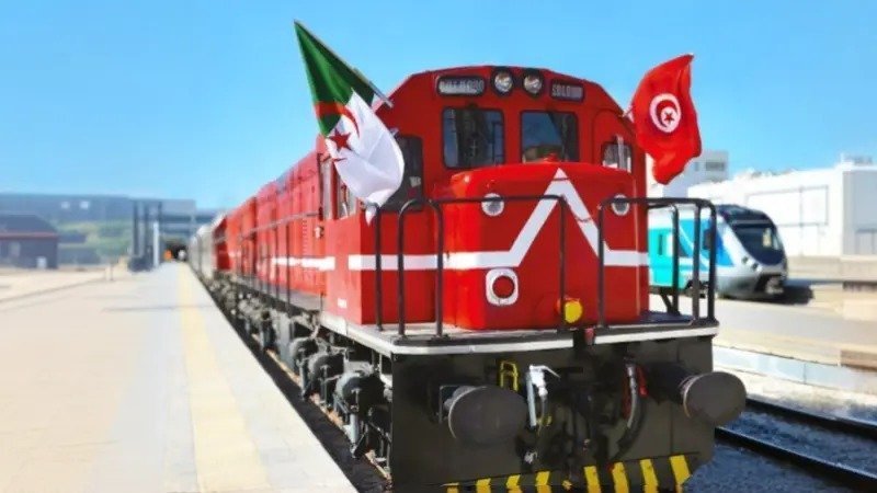 الشركة الوطنية للسكك الحديدية التونسية تدعو مسافرين خط تونس-عنابة إلى تأكيد الحجز من محطة العودة