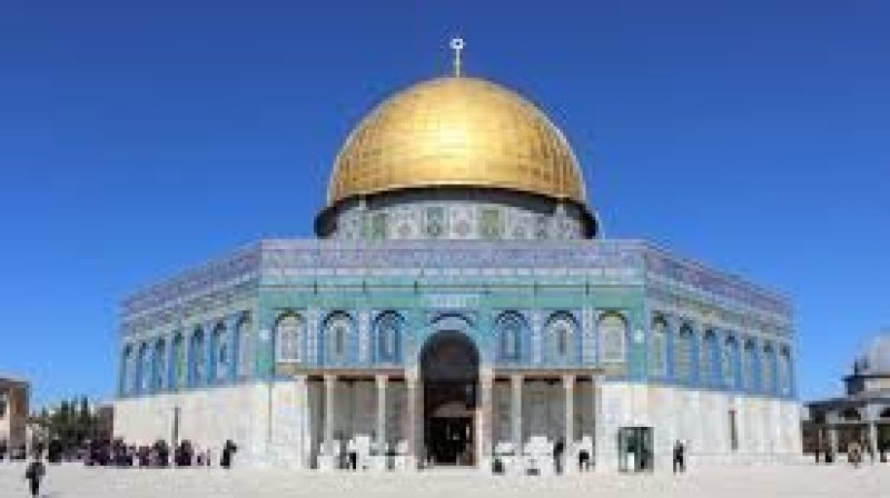 40 ألفا مواطن فلسطيني يؤدون صلاة الجمعة في المسجد الأقصى