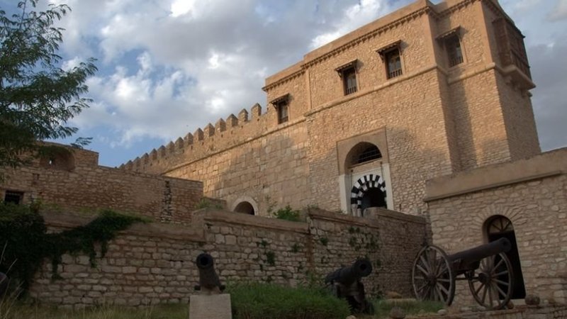 طقس اليوم الثلاثاء : أجواء حارة في قطاع غزة و بعض الأمطار المتفرقة في تونس