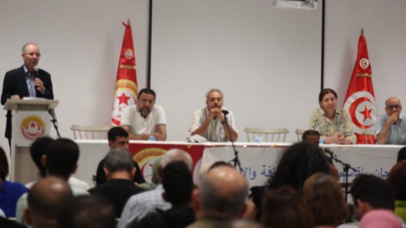 في اختتام مهرجان بلقاسم اليعقوبي:الأمين العام يكرم ثلة من الشعراء والفنانين فرسان الشعر والأغنية الملتزمين