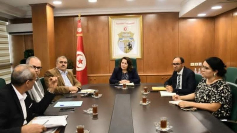 يوفر اكثر من ثلاثين الف موطن شغل : اية حلول لقطاع الجلود والأحذية ؟