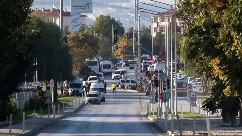 هجوم أنقرة الإرهابي : ثلاثة قتلى و14 جريحا واحتجاز رهائن